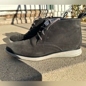 Cole Haan lace chukka boot. Sz 10 in the grand OS collection. Gray suede . VGUC
